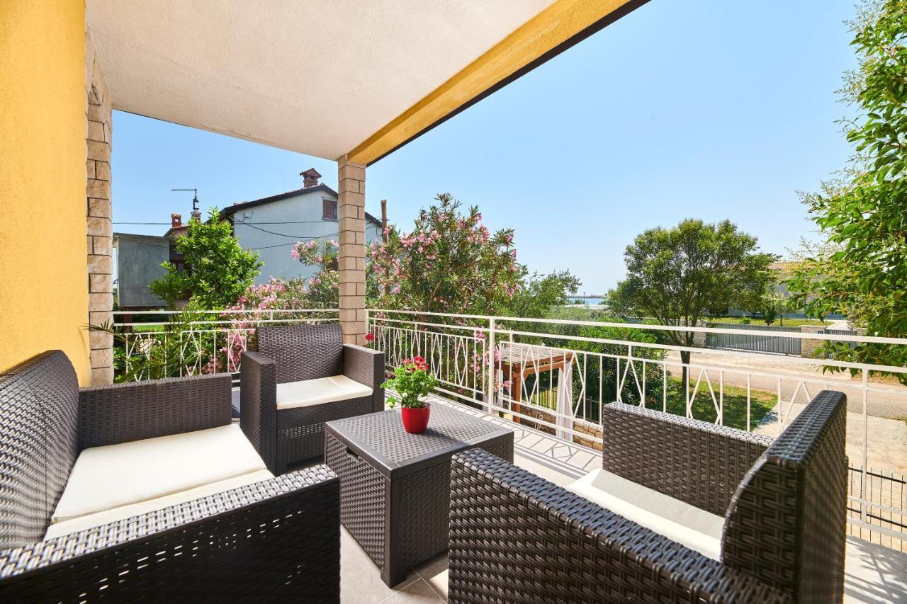 Belvedere Apartments อูมัค ภายนอก รูปภาพ